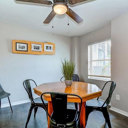 Driftwood Castle Urban Oasis With Firepit Near Convention Center And Amalie Arena, Room For 6 タンパ エクステリア 写真