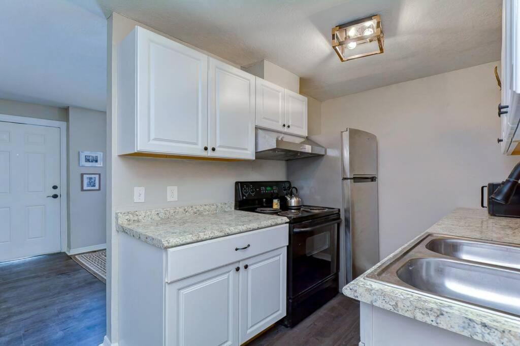 Driftwood Castle Urban Oasis With Firepit Near Convention Center And Amalie Arena, Room For 6 タンパ エクステリア 写真