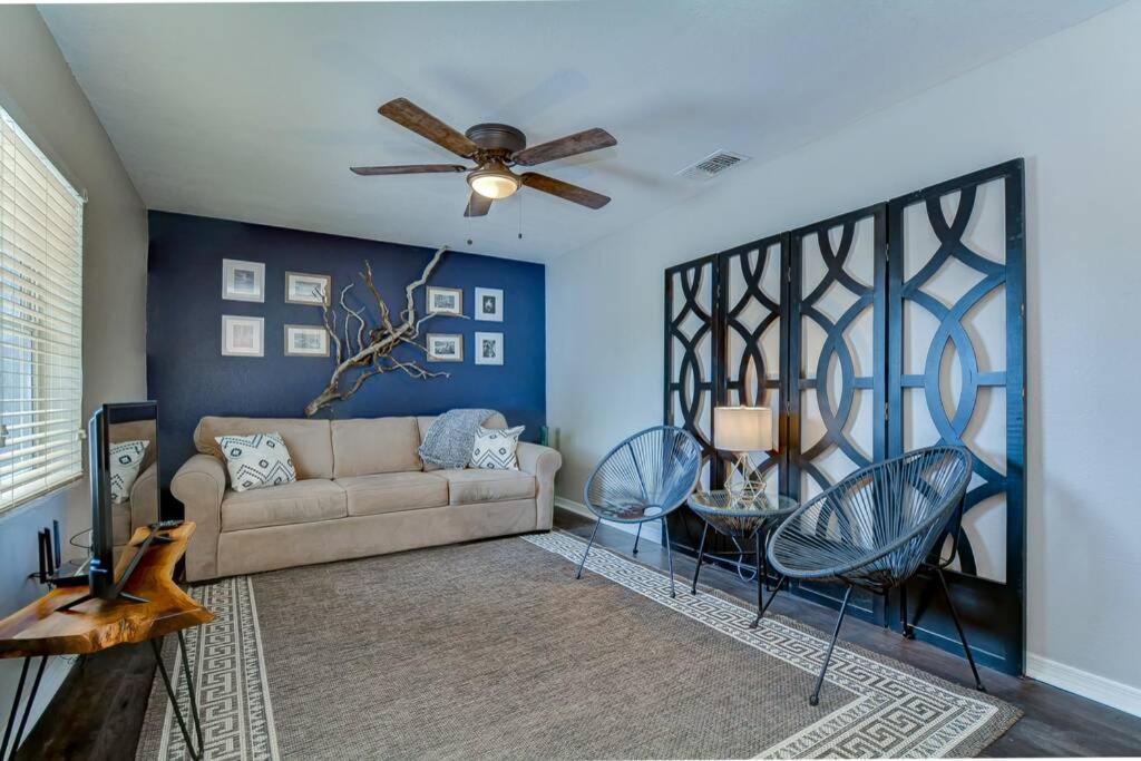 Driftwood Castle Urban Oasis With Firepit Near Convention Center And Amalie Arena, Room For 6 タンパ エクステリア 写真